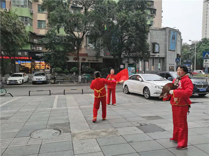 四川中青旅綿陽(yáng)分社、綿陽(yáng)市中旅假日旅行社、綿陽(yáng)自來(lái)文化傳播有限公司24H自助售貨服務(wù)盛大開業(yè)